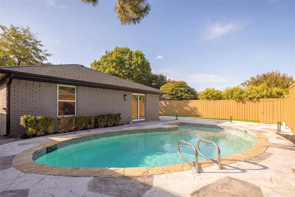 7247 La Sobrina Drive, Dallas, TX 75248 7247 La Sobrina Drive, Dallas, TX 75248