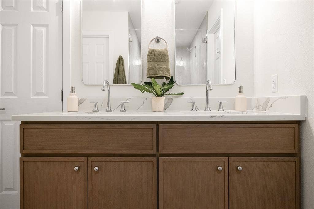 7247 La Sobrina Drive, Dallas, TX 75248 7247 La Sobrina Drive, Dallas, TX 75248
