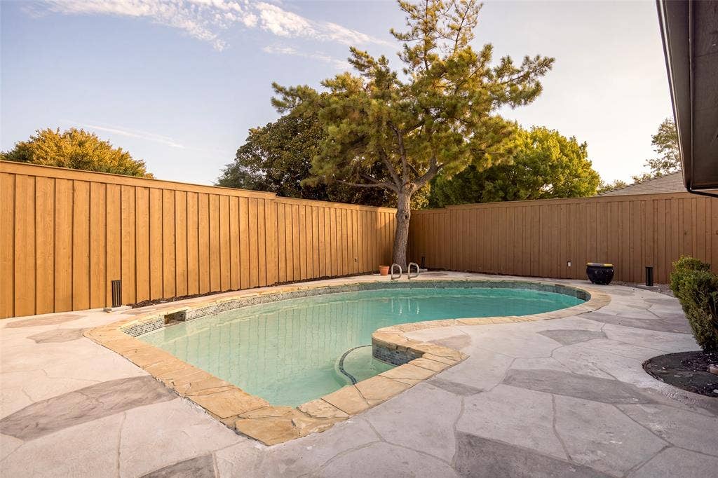 7247 La Sobrina Drive, Dallas, TX 75248 7247 La Sobrina Drive, Dallas, TX 75248