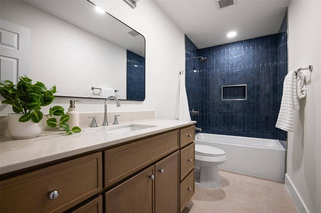 7247 La Sobrina Drive, Dallas, TX 75248 7247 La Sobrina Drive, Dallas, TX 75248