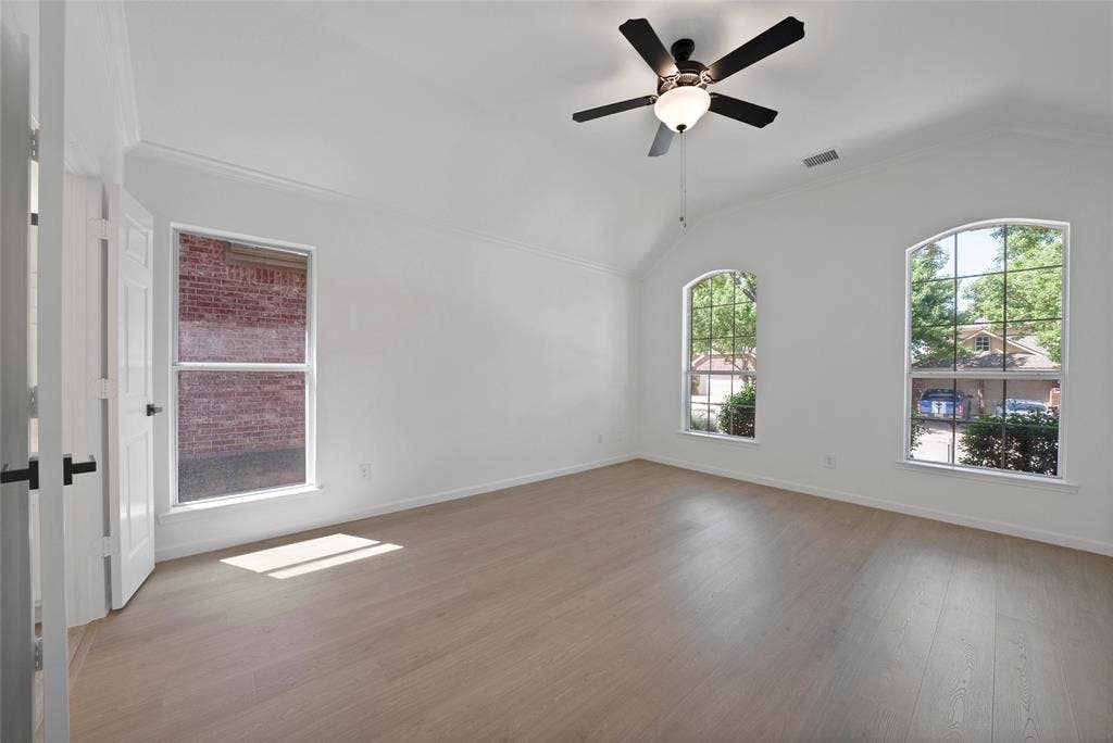 1687 Garrison Drive, Frisco, TX 75033 Good size primary bedroom with lots of windows.