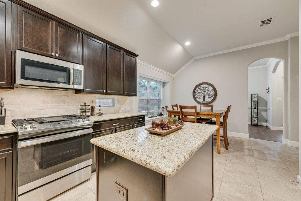 905 Park Place Lane, McKinney, TX 75071 905 Park Place Lane, McKinney, TX 75071