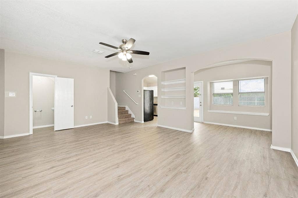 130 Creek Cove Drive, Dallas, TX 75217