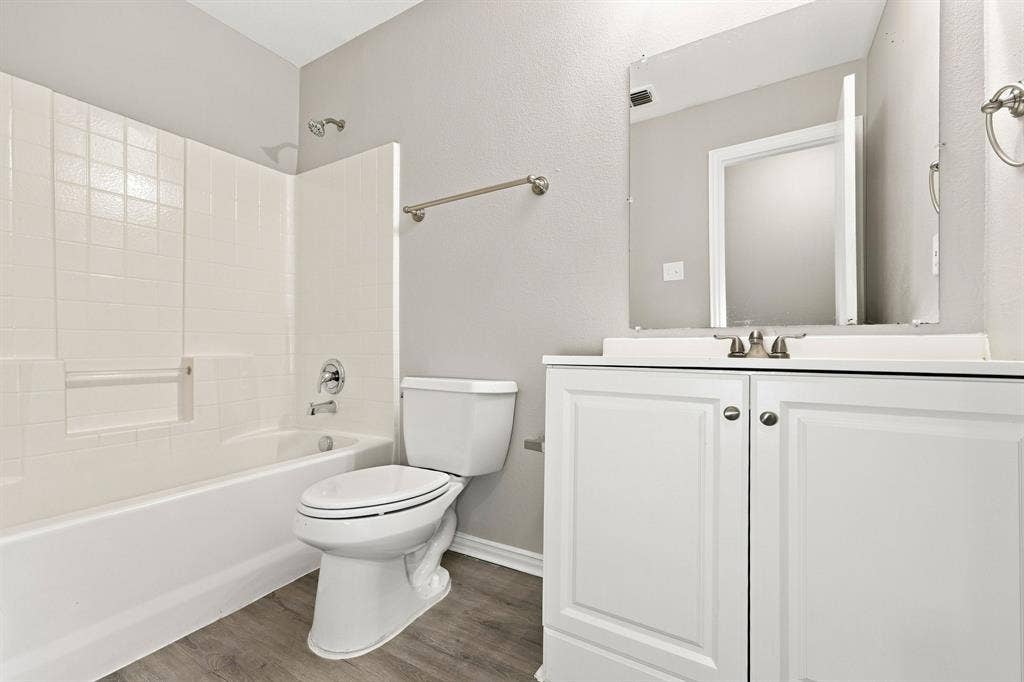 130 Creek Cove Drive, Dallas, TX 75217