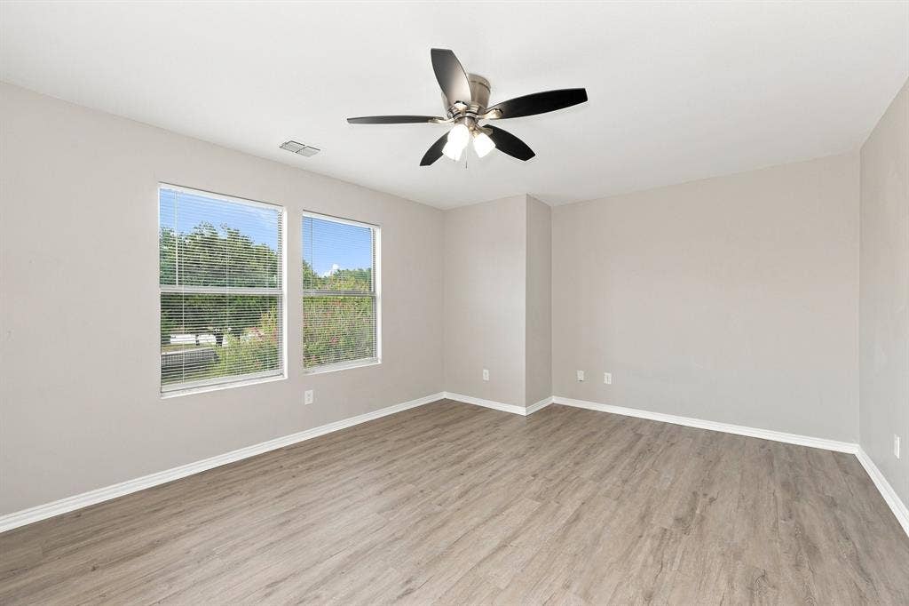 130 Creek Cove Drive, Dallas, TX 75217