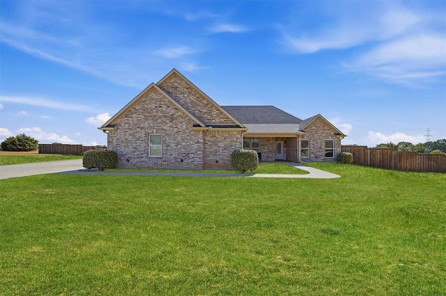 Property photo for 1001 Johnson Trail, Bells, TX