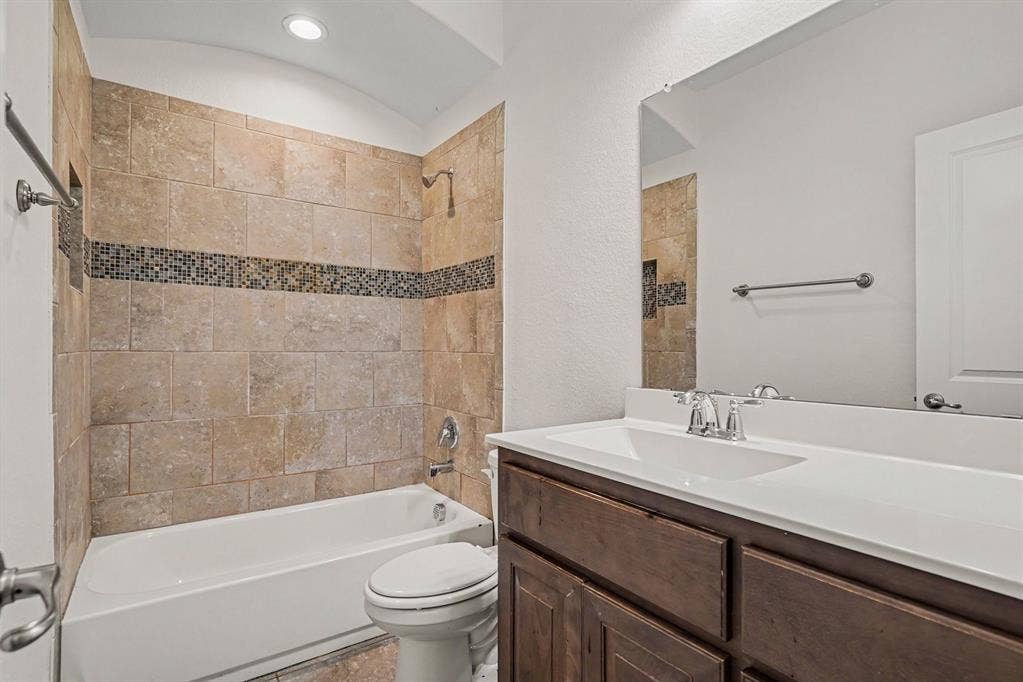 729 Rebecca Lane, Saginaw, TX 76131 729 Rebecca Lane, Saginaw, TX 76131