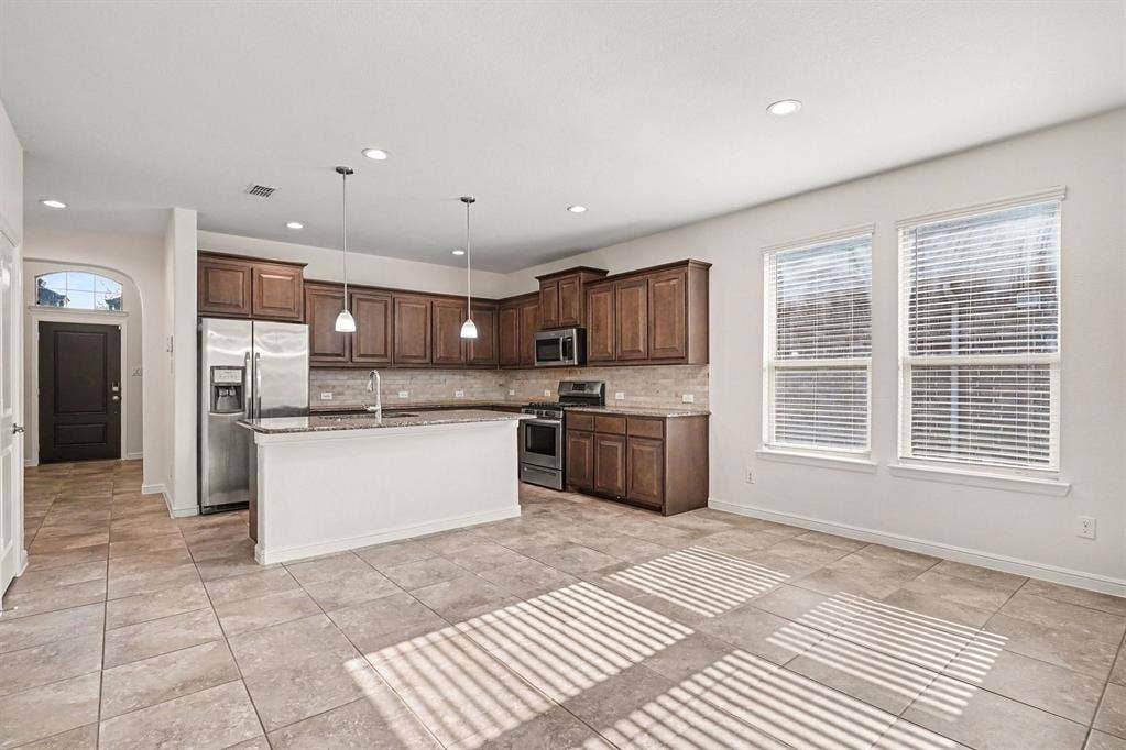 729 Rebecca Lane, Saginaw, TX 76131 729 Rebecca Lane, Saginaw, TX 76131