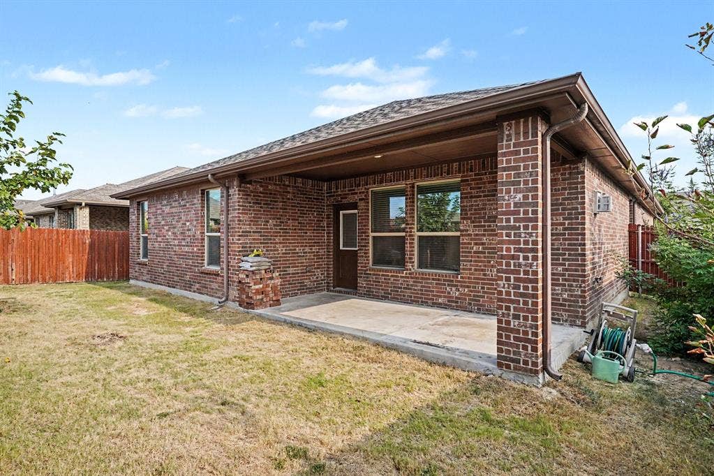 729 Rebecca Lane, Saginaw, TX 76131 729 Rebecca Lane, Saginaw, TX 76131