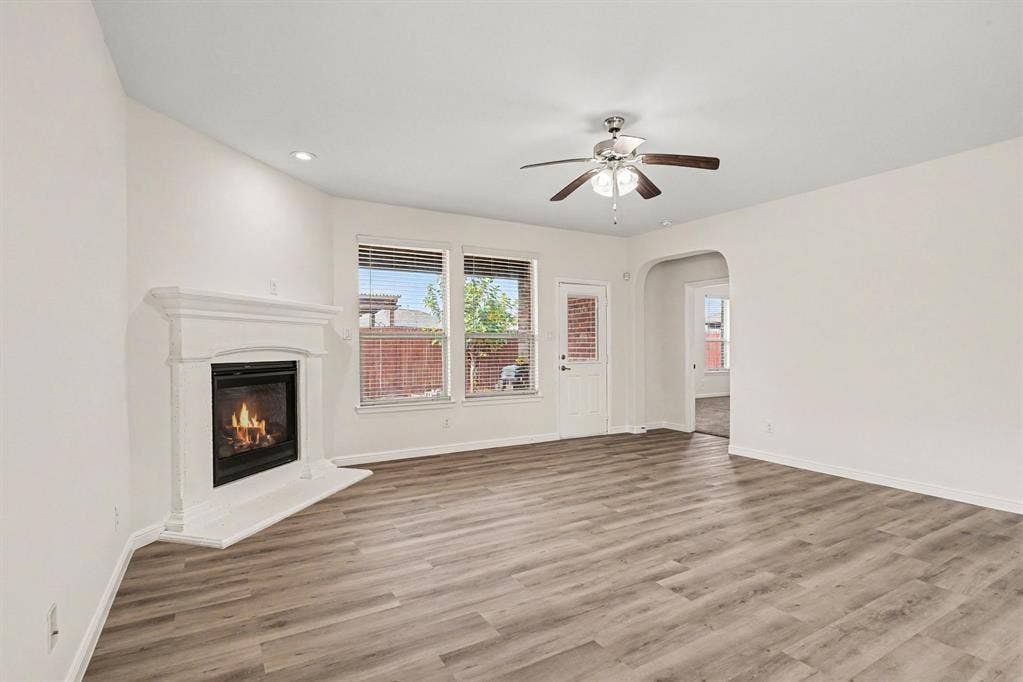 729 Rebecca Lane, Saginaw, TX 76131 729 Rebecca Lane, Saginaw, TX 76131