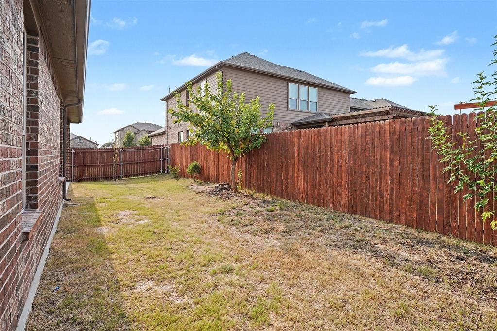 729 Rebecca Lane, Saginaw, TX 76131 729 Rebecca Lane, Saginaw, TX 76131