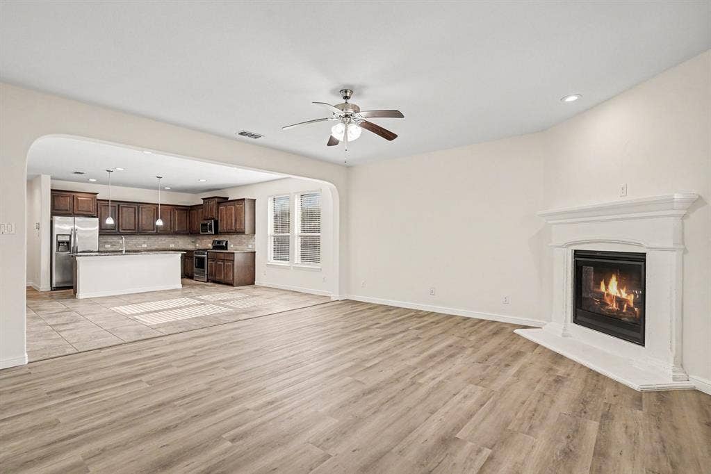 729 Rebecca Lane, Saginaw, TX 76131 729 Rebecca Lane, Saginaw, TX 76131
