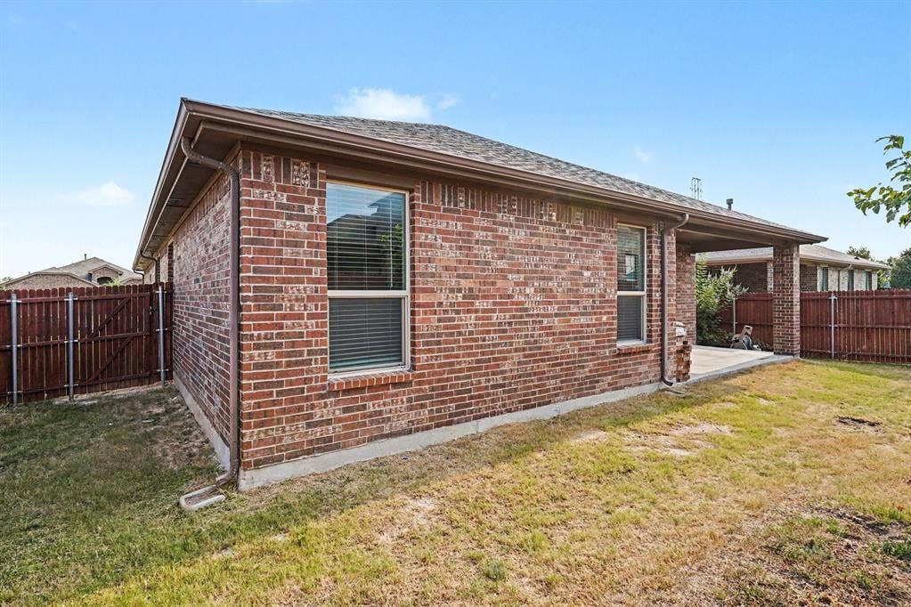 729 Rebecca Lane, Saginaw, TX 76131 729 Rebecca Lane, Saginaw, TX 76131