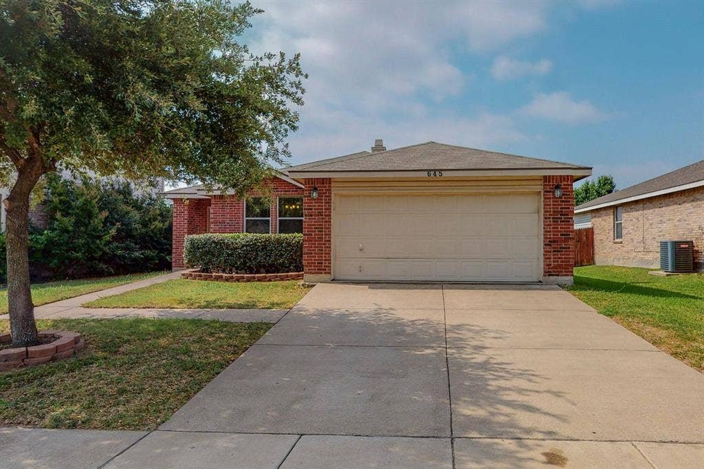 645 Granite Ridge Drive, Fort Worth, TX 76179