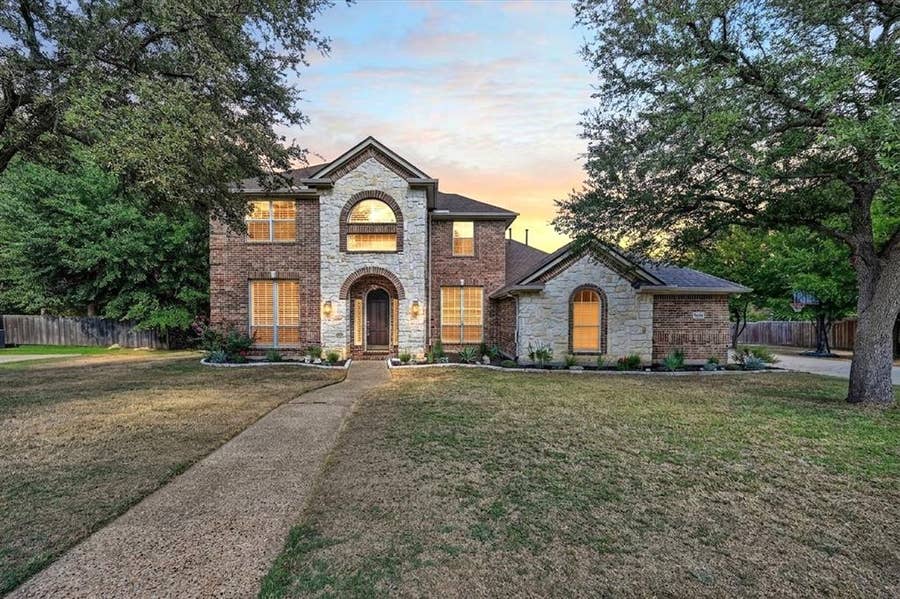 Property photo for 4000 Saturn Street, Flower Mound, TX