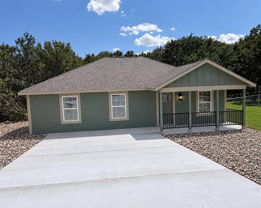 Property photo for 1021 Comanche Cove Drive, Granbury, TX