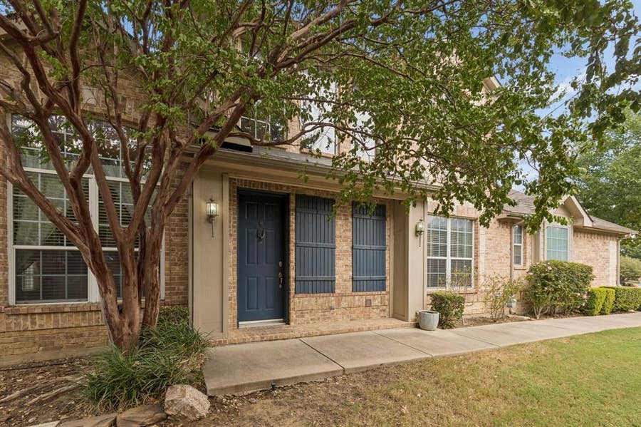 Property photo for 4145 Cobblestone Drive, Carrollton, TX