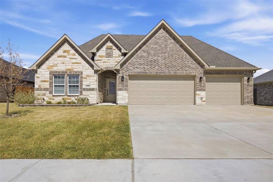 Property photo for 215 Trevor Lane, Greenville, TX