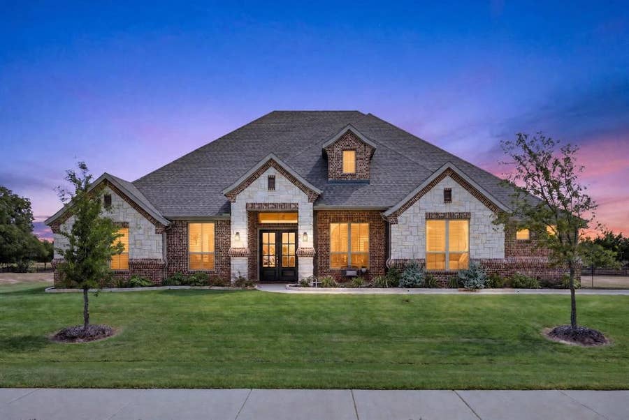 Property photo for 134 Hollingsworth Lane, Glenn Heights, TX