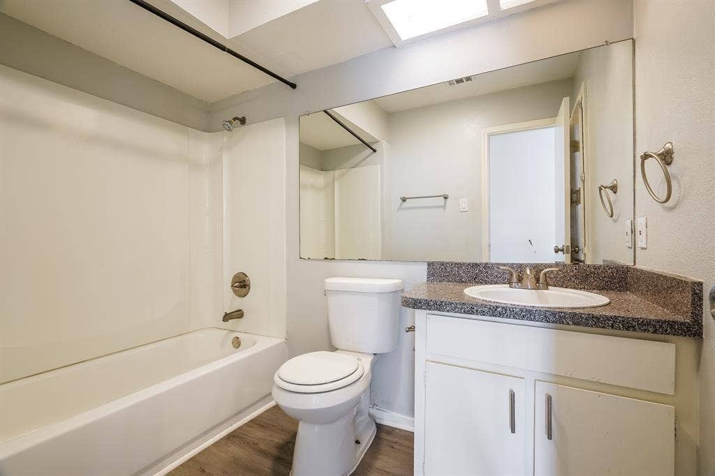 3426 Hacienda Drive, Dallas, TX 75233
