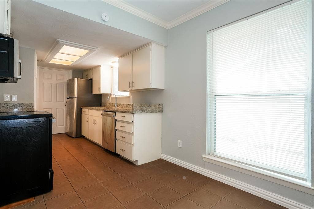 3426 Hacienda Drive, Dallas, TX 75233