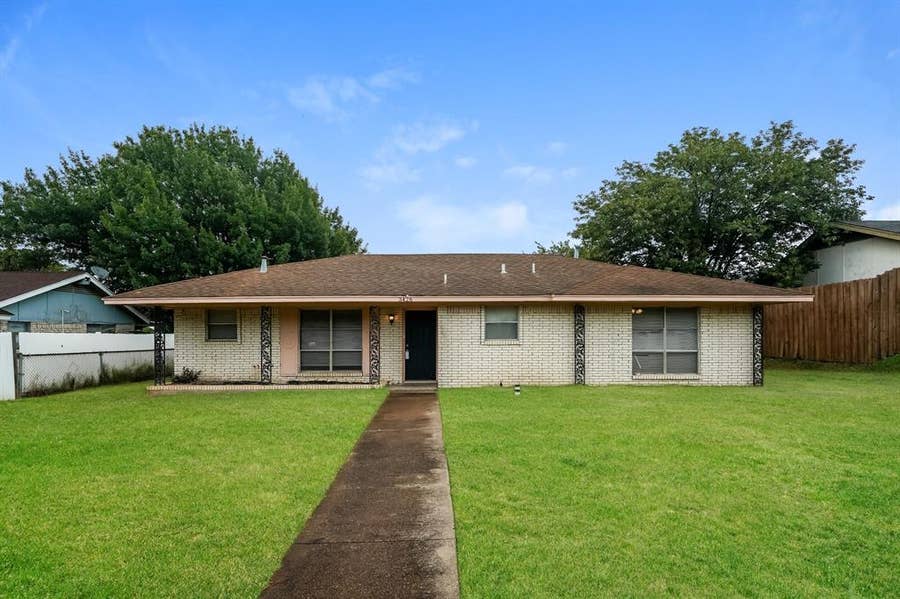 Property photo for 3426 Hacienda Drive, Dallas, TX