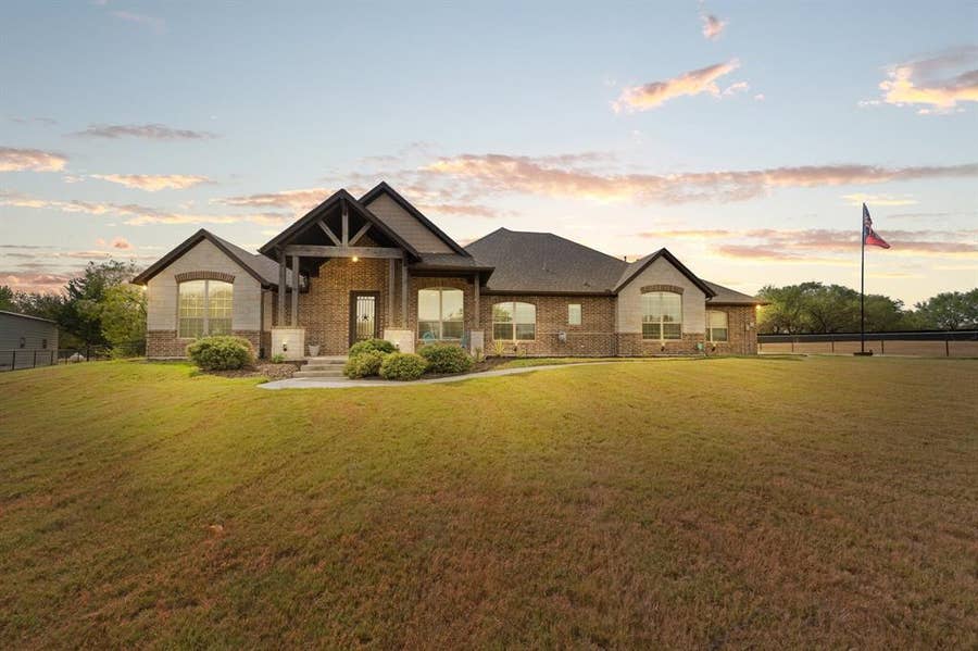 Property photo for 2533 Lime Court, Burleson, TX