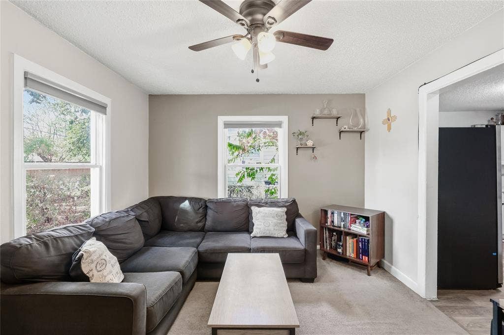 5113 Cottey Street, Fort Worth, TX 76105 5113 Cottey Street, Fort Worth, TX 76105