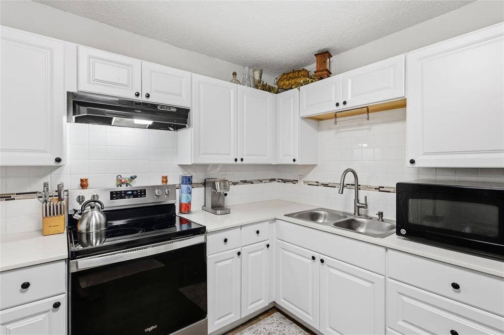 5113 Cottey Street, Fort Worth, TX 76105 5113 Cottey Street, Fort Worth, TX 76105