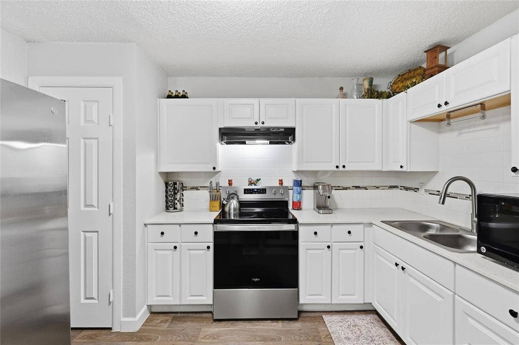 5113 Cottey Street, Fort Worth, TX 76105 5113 Cottey Street, Fort Worth, TX 76105