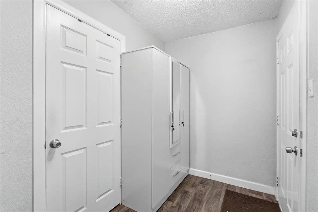 5113 Cottey Street, Fort Worth, TX 76105 5113 Cottey Street, Fort Worth, TX 76105