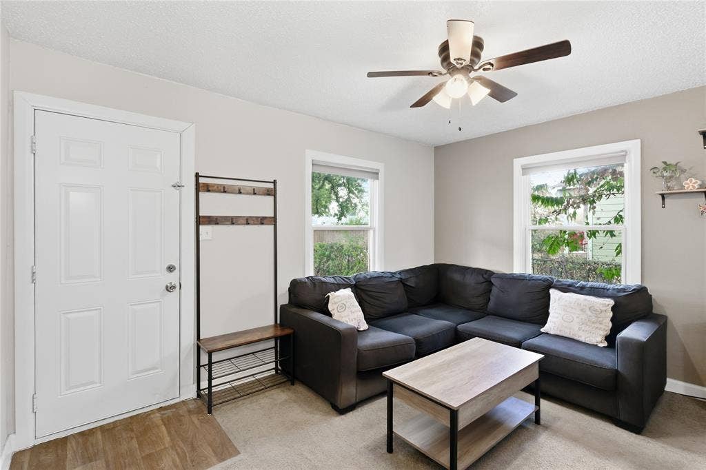 5113 Cottey Street, Fort Worth, TX 76105 5113 Cottey Street, Fort Worth, TX 76105