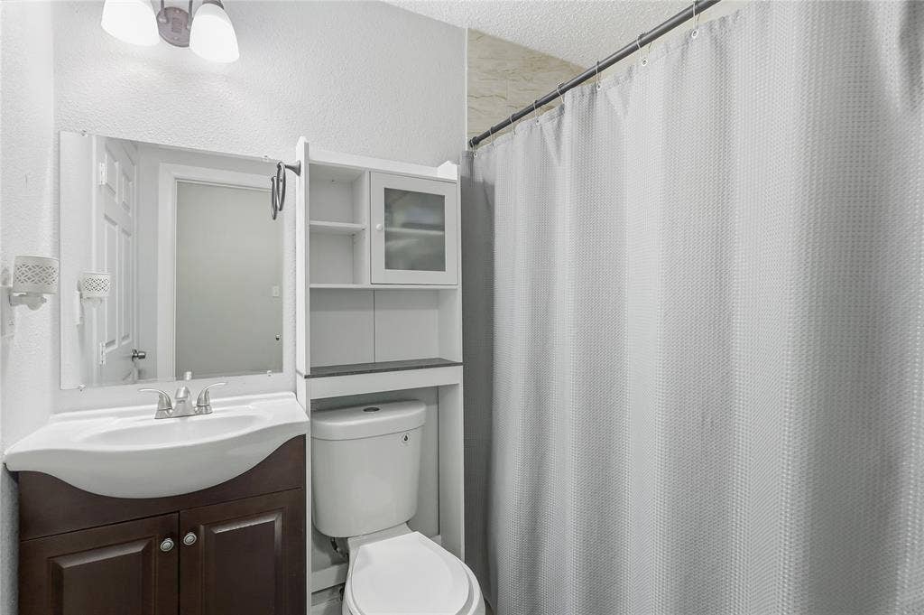 5113 Cottey Street, Fort Worth, TX 76105 5113 Cottey Street, Fort Worth, TX 76105