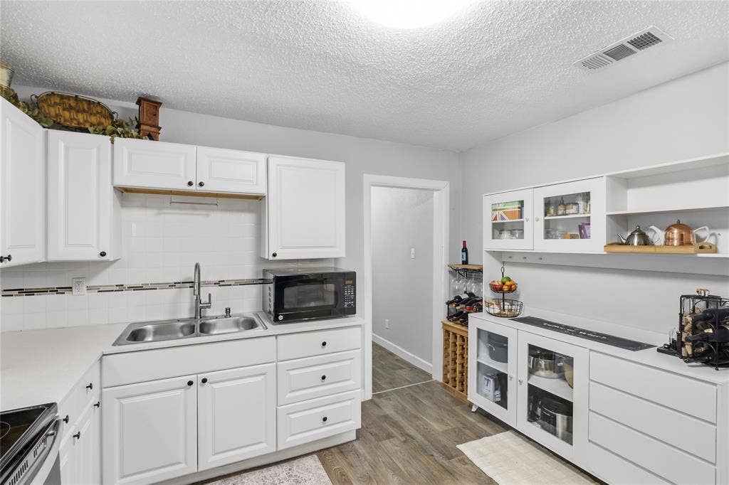5113 Cottey Street, Fort Worth, TX 76105 5113 Cottey Street, Fort Worth, TX 76105