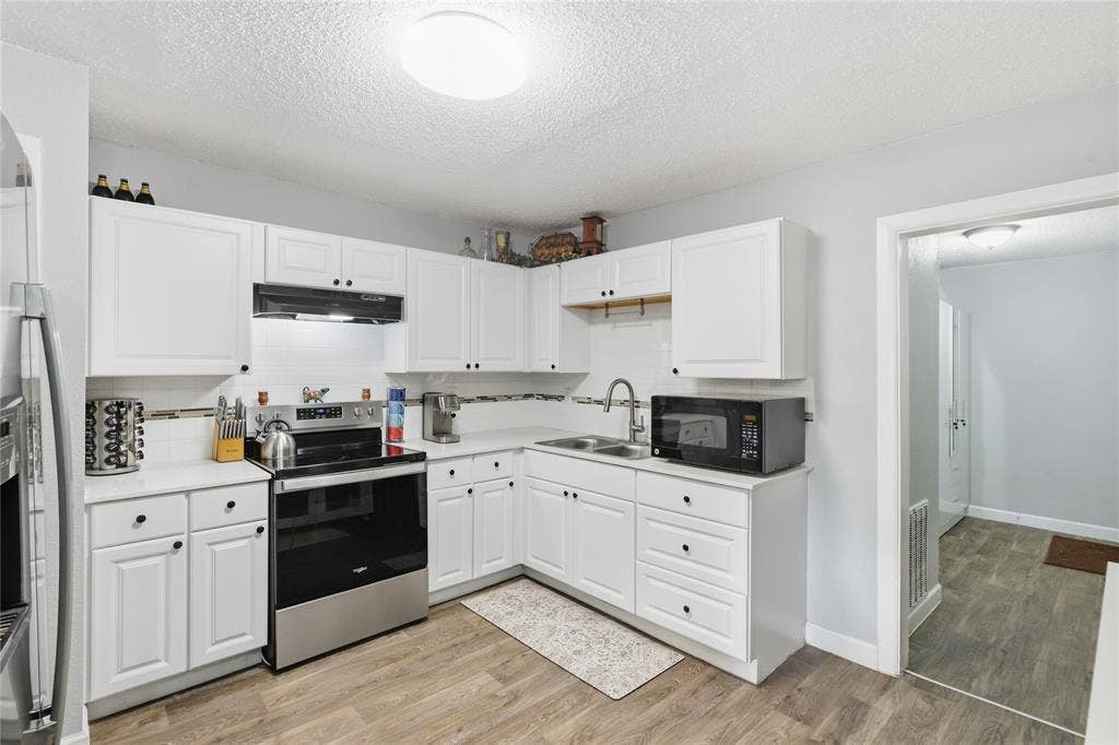 5113 Cottey Street, Fort Worth, TX 76105 5113 Cottey Street, Fort Worth, TX 76105
