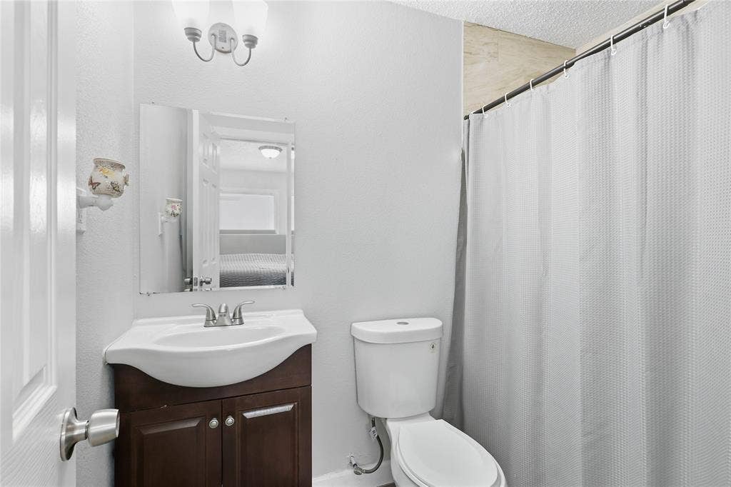 5113 Cottey Street, Fort Worth, TX 76105 5113 Cottey Street, Fort Worth, TX 76105