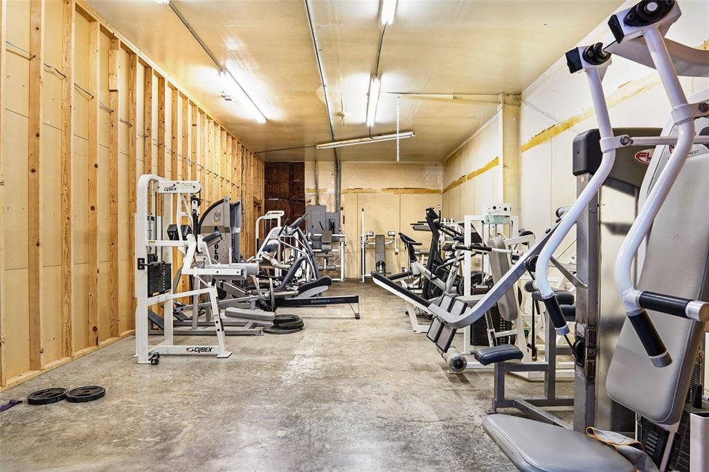 1570 Karen Drive, Argyle, TX 76226 1570 Karen Drive, Argyle, TX 76226