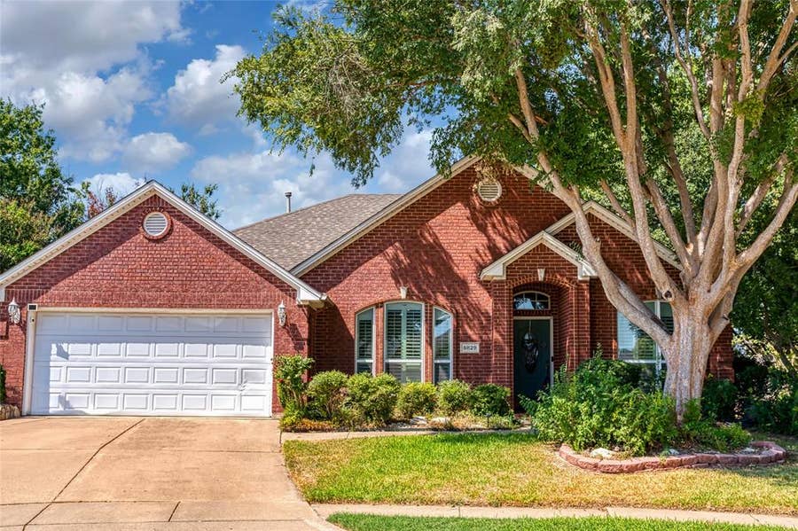 Property photo for 5829 Echo Bluff Drive, Haltom City, TX