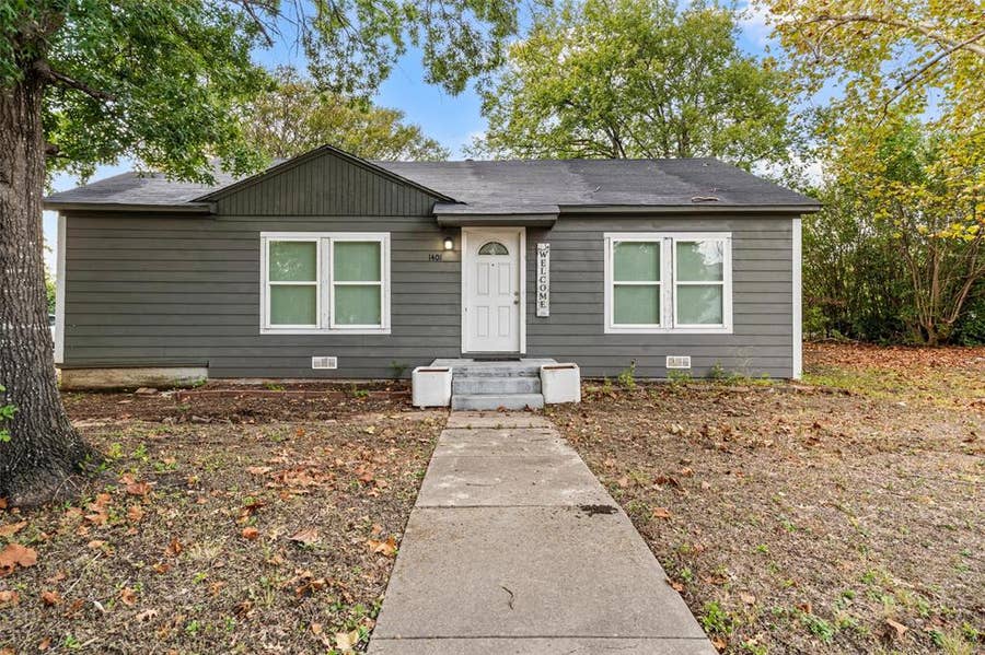 Property photo for 1401 Texas Avenue, Mart, TX