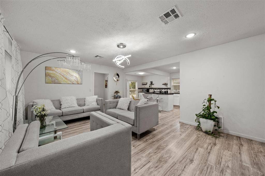 1401 Texas Avenue, Mart, TX 76664 1401 Texas Avenue, Mart, TX 76664