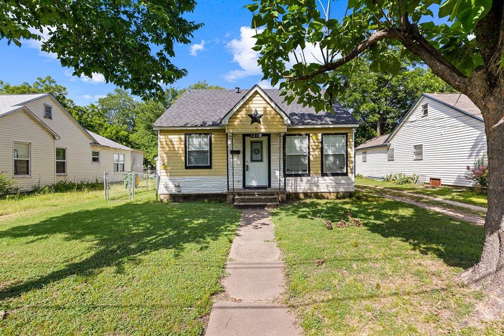 1212 Lewis Street, Waco, TX 76705 1212 Lewis Street, Waco, TX 76705