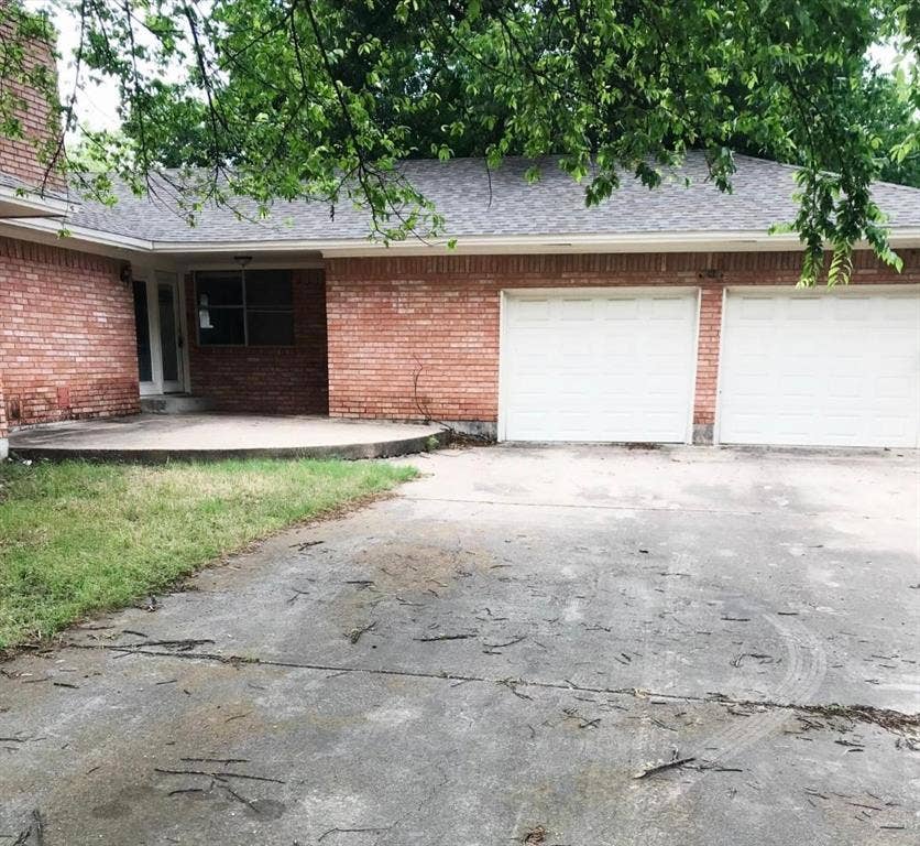 700 N Marable Street, West, TX 76691 700 N Marable Street, West, TX 76691