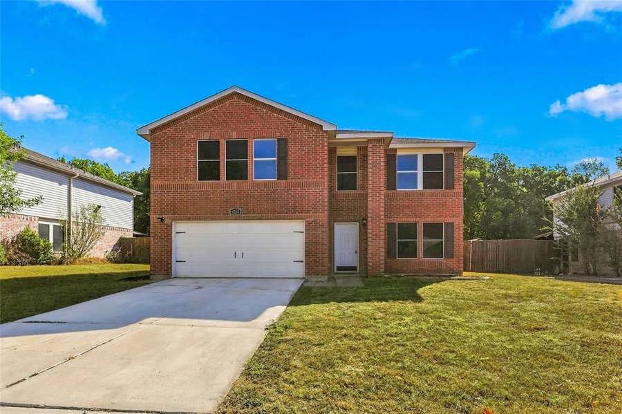 Property photo for 9209 Glen Falls Lane, Denton, TX