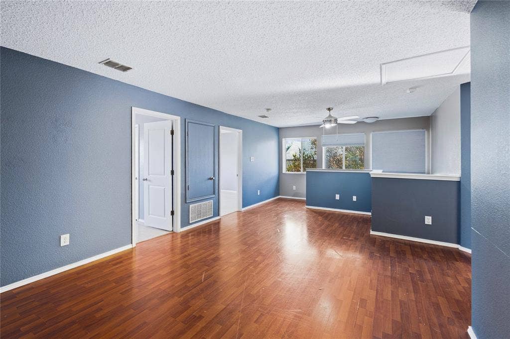 5666 Hunters Bend Lane, Dallas, TX 75249 5666 Hunters Bend Lane, Dallas, TX 75249