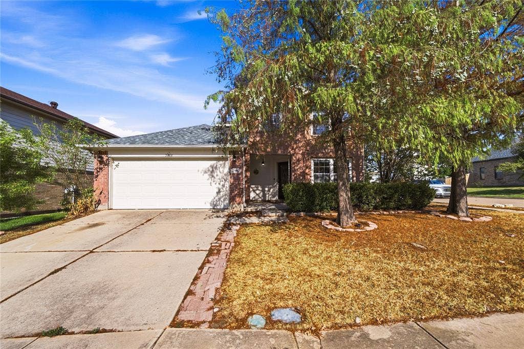 5666 Hunters Bend Lane, Dallas, TX 75249 5666 Hunters Bend Lane, Dallas, TX 75249