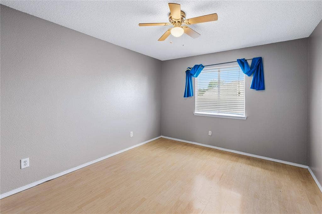 5666 Hunters Bend Lane, Dallas, TX 75249 5666 Hunters Bend Lane, Dallas, TX 75249