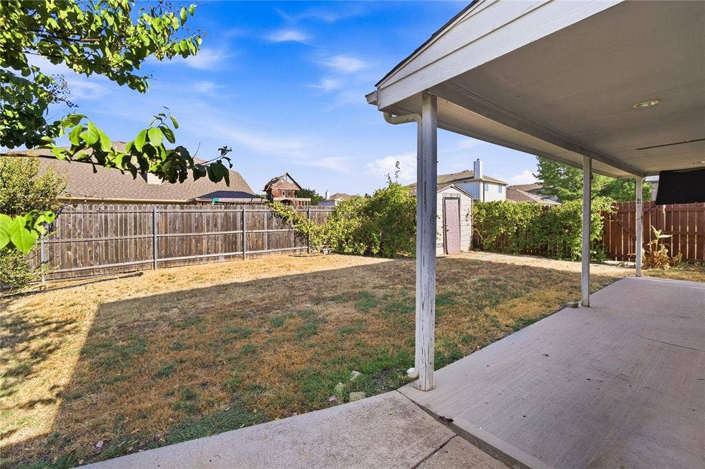 5666 Hunters Bend Lane, Dallas, TX 75249 5666 Hunters Bend Lane, Dallas, TX 75249