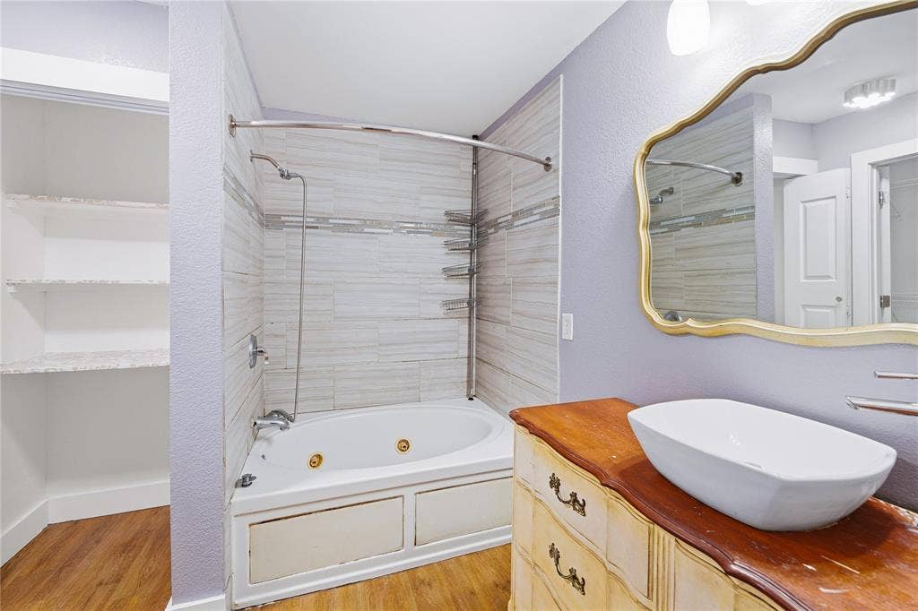 5666 Hunters Bend Lane, Dallas, TX 75249 5666 Hunters Bend Lane, Dallas, TX 75249