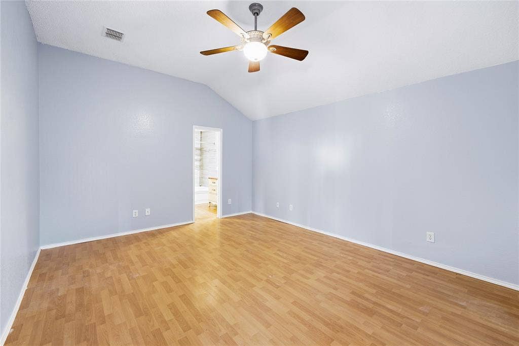 5666 Hunters Bend Lane, Dallas, TX 75249 5666 Hunters Bend Lane, Dallas, TX 75249