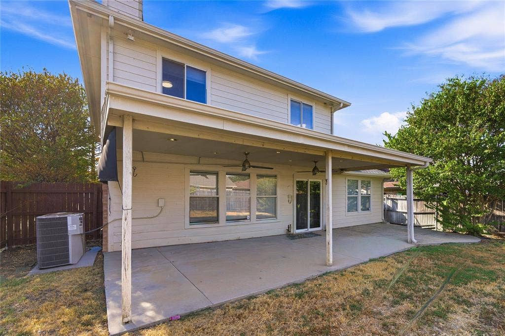 5666 Hunters Bend Lane, Dallas, TX 75249 5666 Hunters Bend Lane, Dallas, TX 75249